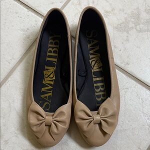 Sam & Libby Women's Bow Accent Tan Flats